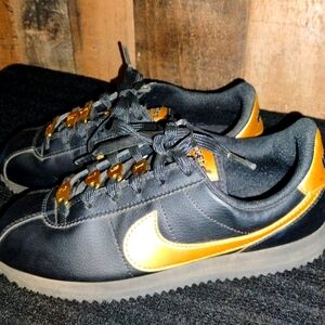Nike Cortez Black Gold Shoes Sneakers Size 5.5 Youth Girl